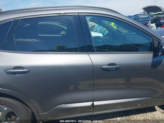 1FMCU0MN8PUA72523 Ford Escape St-line