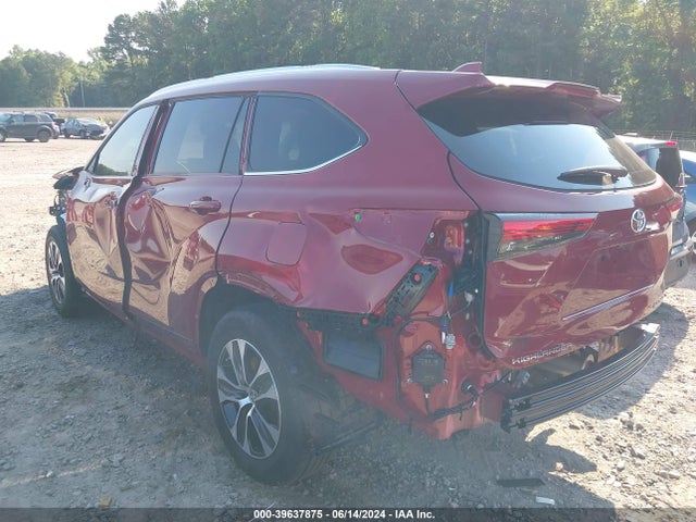 Toyota Highlander Xle 2021 5TDGZRBH4MS138476 Image 3