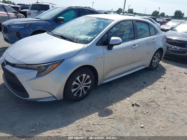 Toyota Corolla Hybrid Le 2021 JTDEAMDE1MJ002162 Image 2