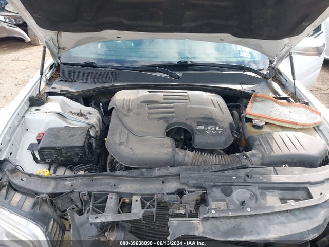 2C3CCASG9FH860203 Chrysler 300c Platinum
