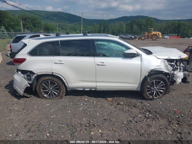 Toyota Highlander Xle 2018 5TDJZRFH1JS801384 Image 12