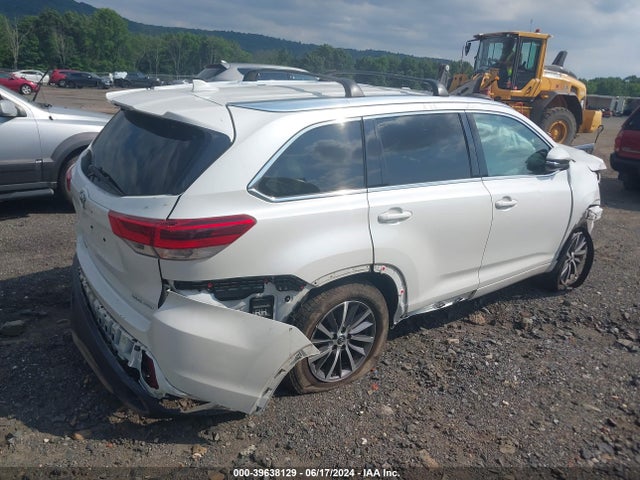 Toyota Highlander Xle 2018 5TDJZRFH1JS801384 Image 4