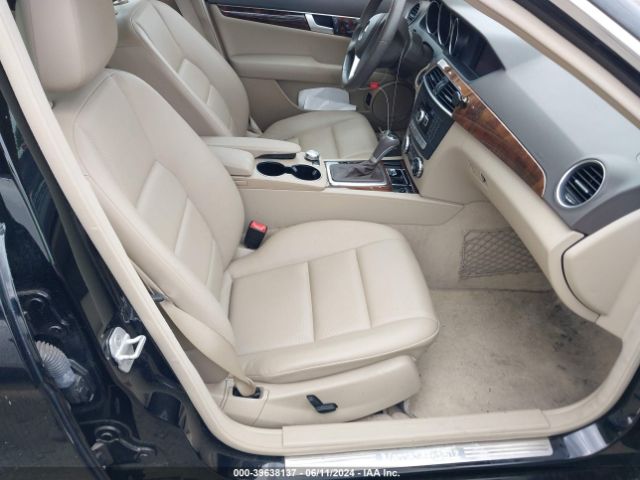 WDDGF8AB1EG180010 Mercedes-Benz C 300 Luxury 4matic/sport 4matic