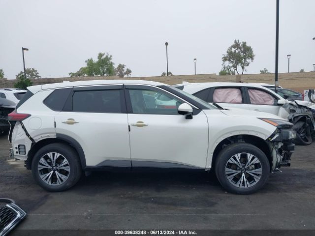 5N1AT3BA6MC830632 Nissan Rogue Sv Fwd