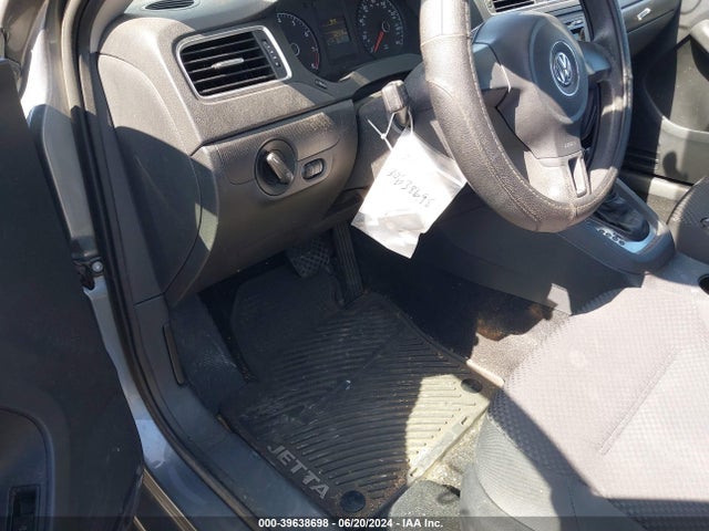 3VW2K7AJXEM250947 Volkswagen Jetta 2.0l S