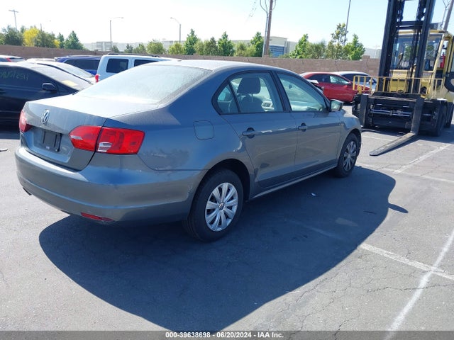 3VW2K7AJXEM250947 Volkswagen Jetta 2.0l S