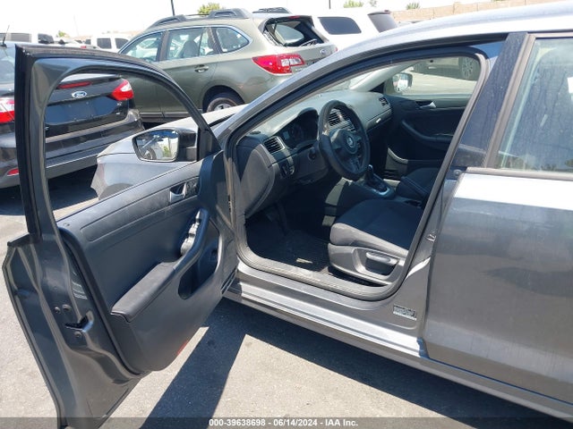 3VW2K7AJXEM250947 Volkswagen Jetta 2.0l S