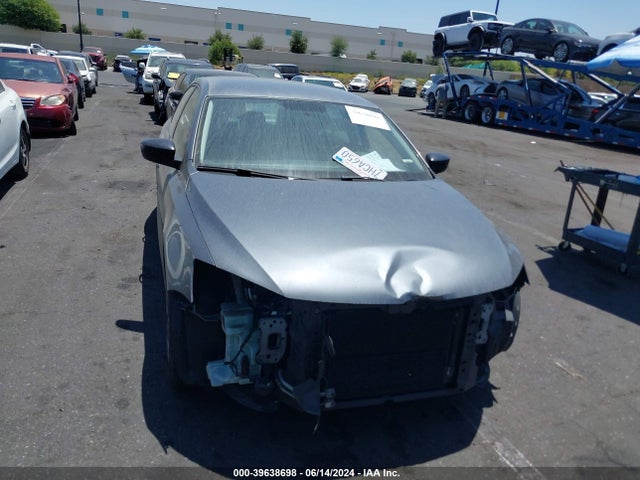 3VW2K7AJXEM250947 Volkswagen Jetta 2.0l S