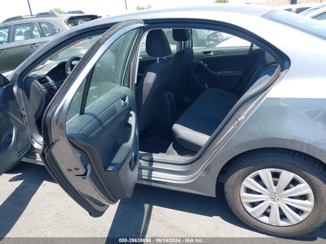 3VW2K7AJXEM250947 Volkswagen Jetta 2.0l S
