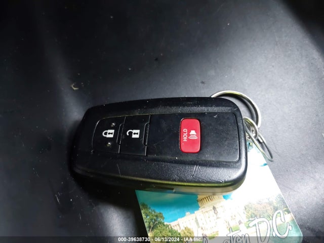 Toyota Prius Two Eco 2017 JTDKARFU6H3047337 Image 11