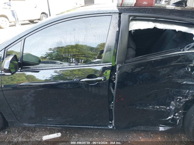 Toyota Prius Two Eco 2017 JTDKARFU6H3047337 Image 14