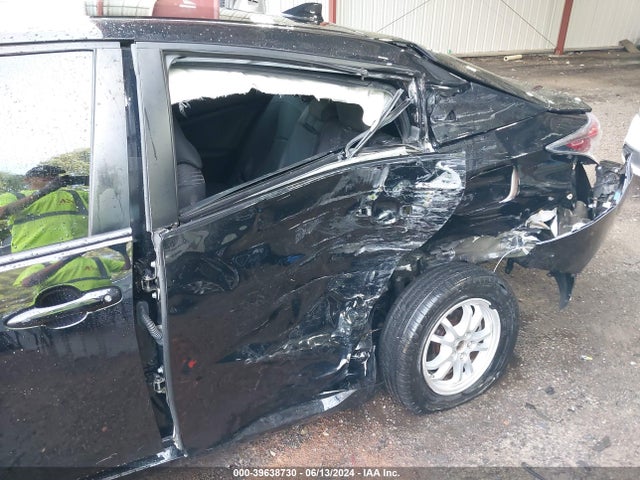 Toyota Prius Two Eco 2017 JTDKARFU6H3047337 Image 6