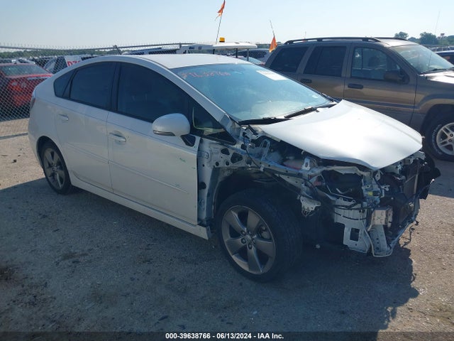 Toyota Prius Persona Series Special Edition 2015 JTDKN3DU2F0413555 головне зображення