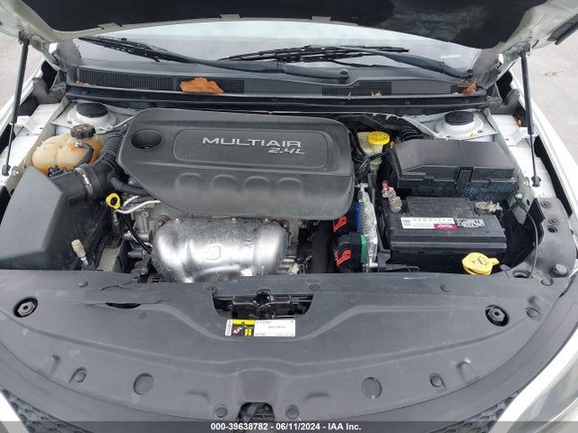 1C3CCCAB1GN141568 Chrysler 200 Limited