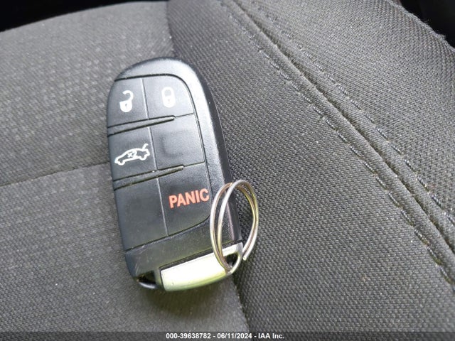 1C3CCCAB1GN141568 Chrysler 200 Limited