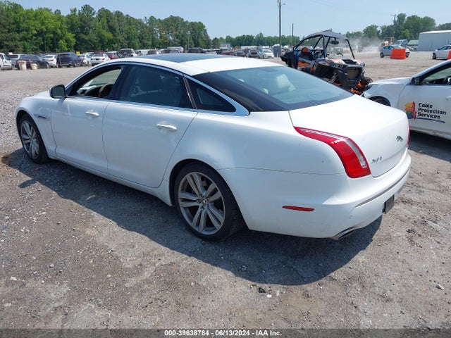 2012 JAGUAR XJ SAJWA2GB8CLV31896 Photo 2