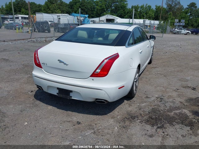 2012 JAGUAR XJ SAJWA2GB8CLV31896 Photo 3