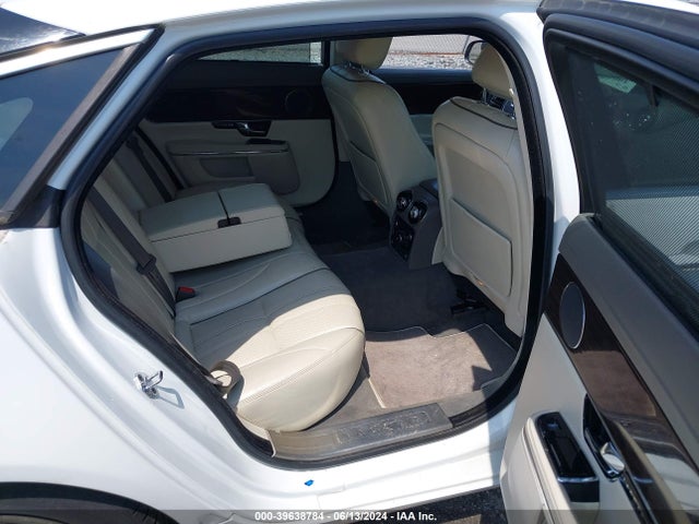 2012 JAGUAR XJ SAJWA2GB8CLV31896 Photo 7