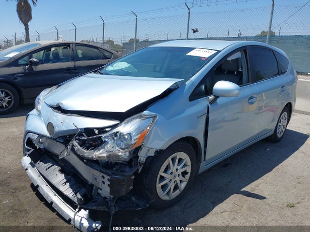 Toyota Prius V Four 2015 JTDZN3EU2FJ029749 Image 2