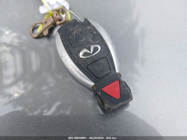 SJKCH5CR5HA031227 Infiniti Qx30 Premium