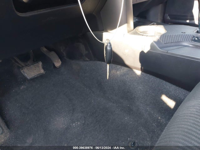 Toyota RAV4 LE 2015 JTMZFREV0FJ033341 Image 11