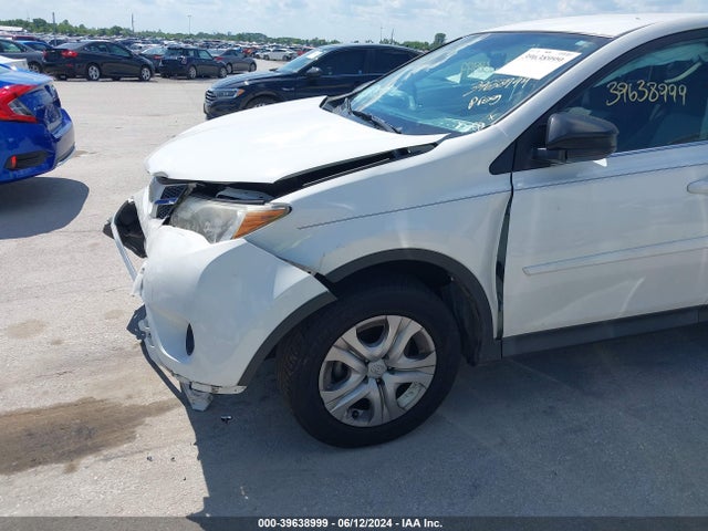 Toyota RAV4 LE 2014 JTMZFREV6EJ012802 Image 17