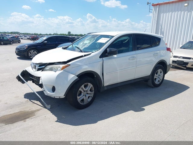 Toyota RAV4 LE 2014 JTMZFREV6EJ012802 Image 2