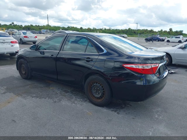 Toyota CAMRY LE 2015 4T4BF1FK7FR510922 Image 3