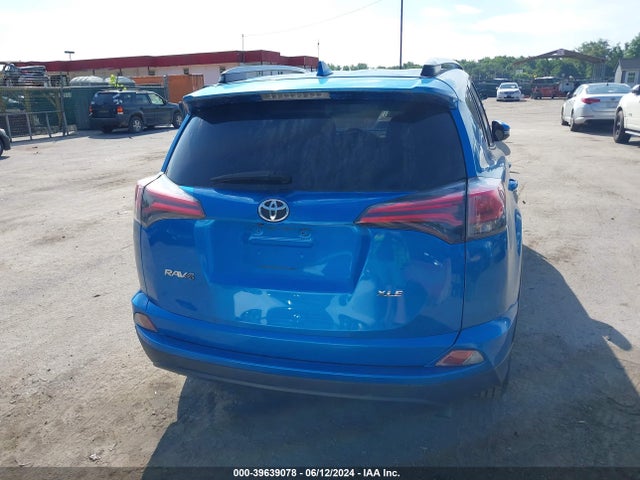 Toyota Rav4 Xle 2018 JTMWFREV2JD116831 Image 16