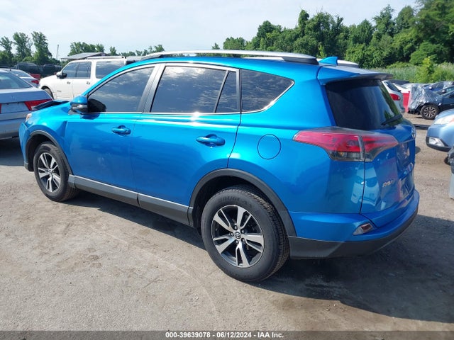 Toyota Rav4 Xle 2018 JTMWFREV2JD116831 Image 3