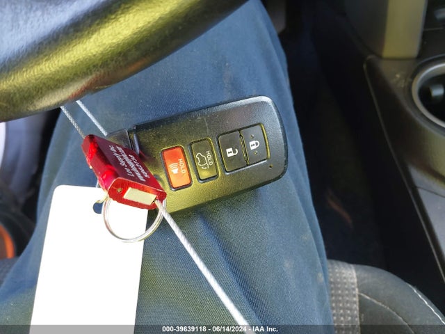 Toyota Rav4 Xle 2018 2T3WFREV2JW427159 Image 11