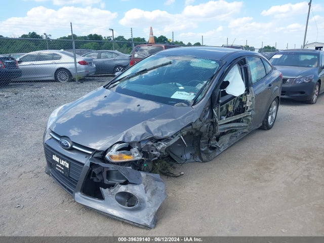 Ford FOCUS SE 2014 1FADP3F24EL104655 Image 2