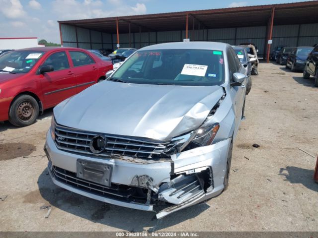 1VWAA7A32JC011968 Volkswagen Passat 2.0t R-line/2.0t S