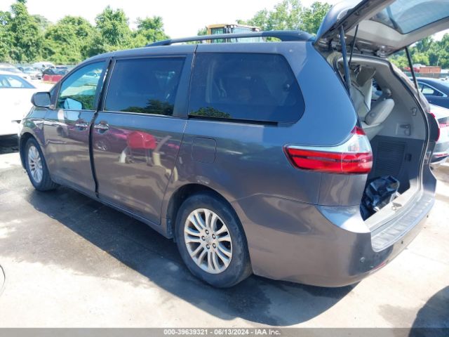 5TDYZ3DC1HS852784 Toyota Sienna Xle 8 Passenger