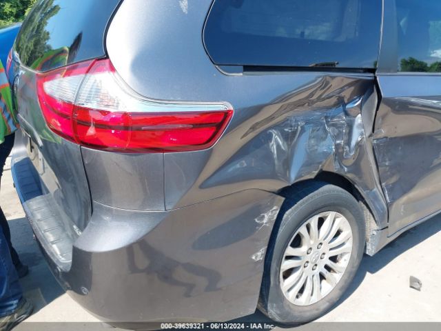 5TDYZ3DC1HS852784 Toyota Sienna Xle 8 Passenger