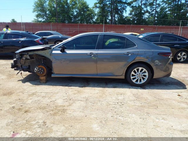 4T1C11AK2NU682620 Toyota CAMRY LE