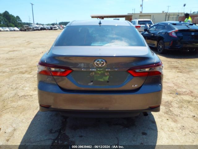 4T1C11AK2NU682620 Toyota CAMRY LE