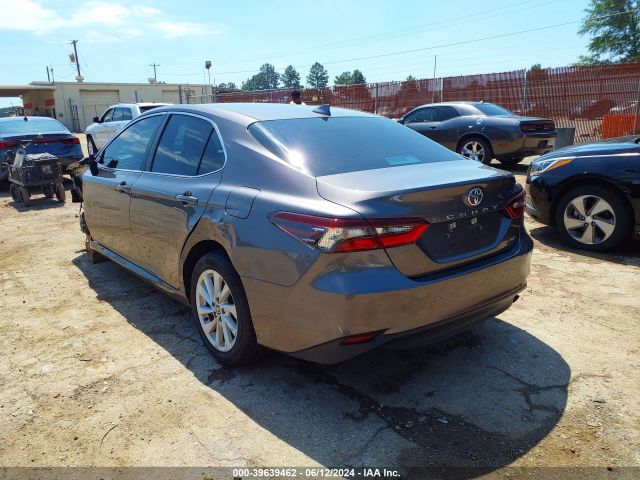 4T1C11AK2NU682620 Toyota CAMRY LE
