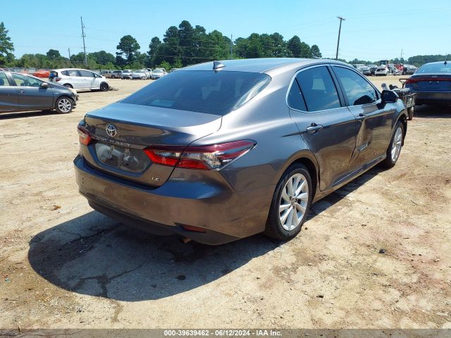 4T1C11AK2NU682620 Toyota CAMRY LE