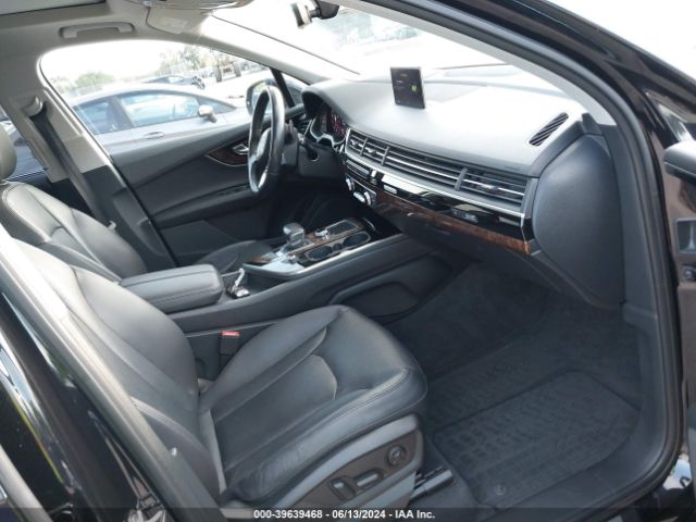 WA1VAAF75JD029172 Audi Q7 3.0t Premium