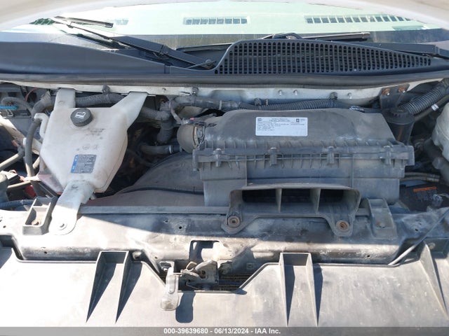 Chevrolet Express 2500 Work Van 2018 1GCWGAFP3J1340383 Image 10