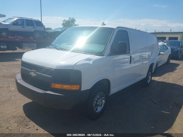Chevrolet Express 2500 Work Van 2018 1GCWGAFP3J1340383 Image 2