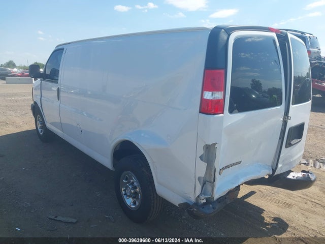 Chevrolet Express 2500 Work Van 2018 1GCWGAFP3J1340383 Image 3