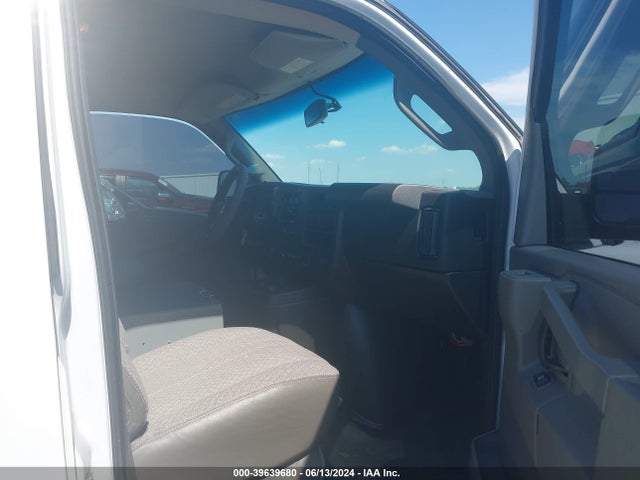 Chevrolet Express 2500 Work Van 2018 1GCWGAFP3J1340383 Image 5