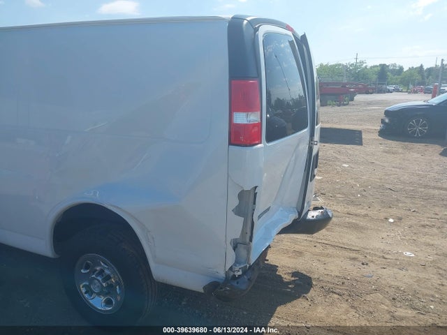 Chevrolet Express 2500 Work Van 2018 1GCWGAFP3J1340383 Image 6