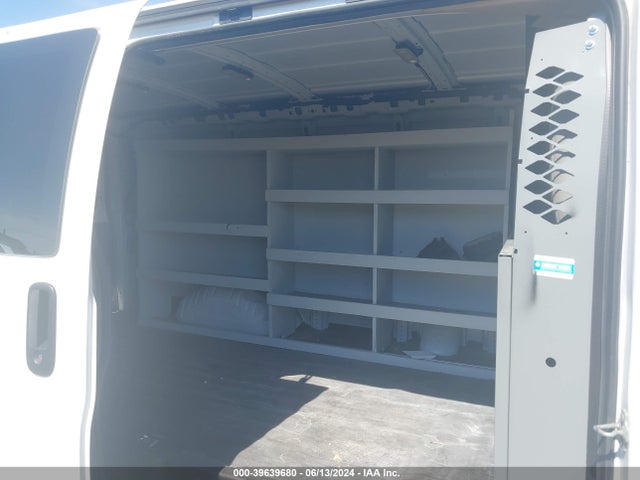 Chevrolet Express 2500 Work Van 2018 1GCWGAFP3J1340383 Image 8