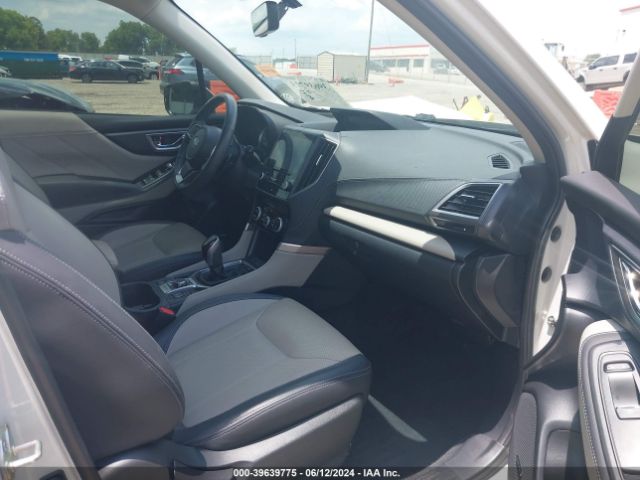 JF2SKAPC2NH439381 Subaru Forester Limited