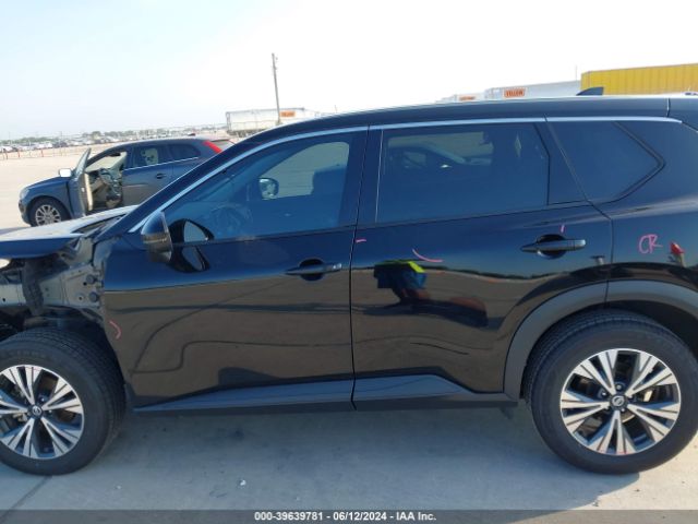 5N1AT3BA8MC837372 Nissan Rogue Sv Fwd