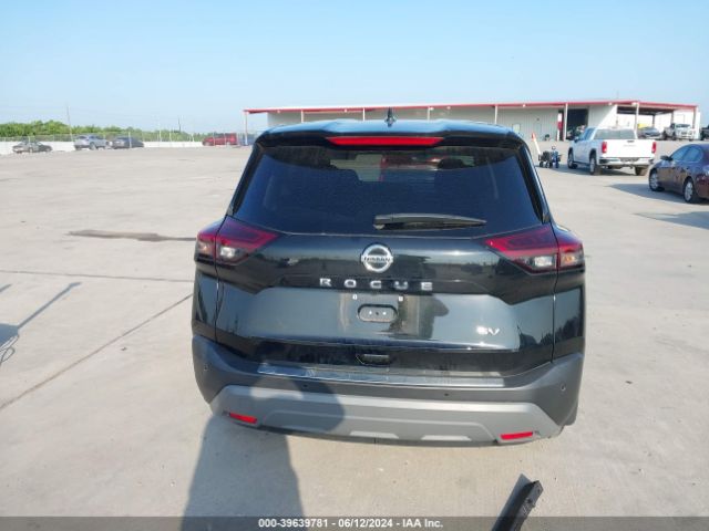 5N1AT3BA8MC837372 Nissan Rogue Sv Fwd