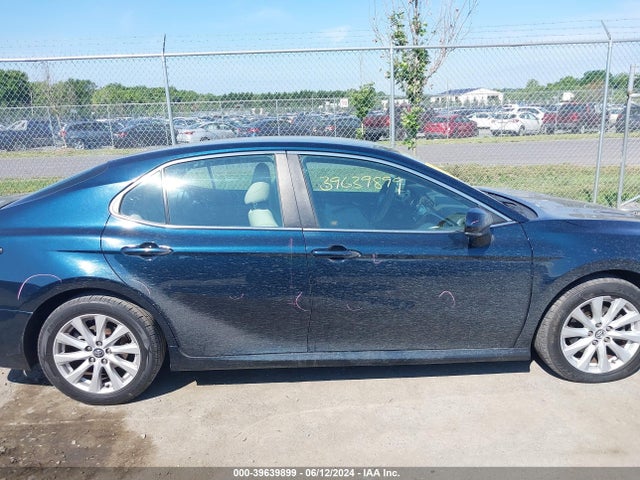 Toyota CAMRY LE 2018 4T1B11HK4JU656399 Image 13